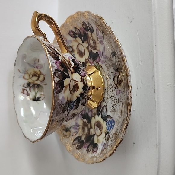 Hand paint Vintage Yellow Floral Bouquet Lusterware Teacup & Saucer Japan - Picture 5 of 9